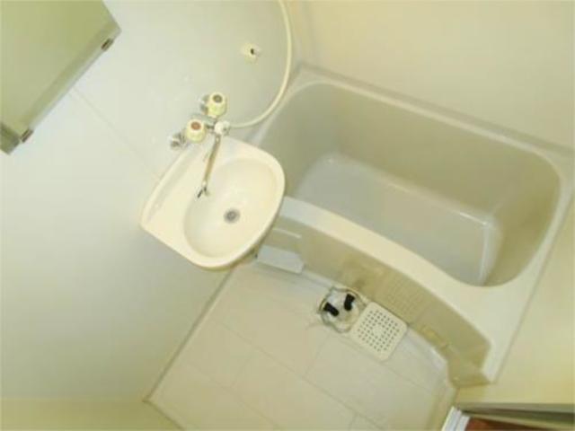 バス・シャワールーム　もちろんバス、トイレ別タイプ