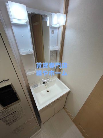 洗面設備　独立洗面台で身支度をすべて済ませてしまいましょう