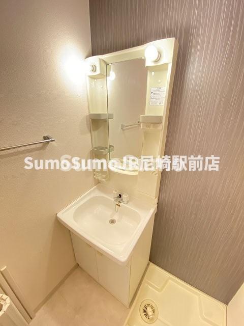 洗面設備　脱衣スペースもあります