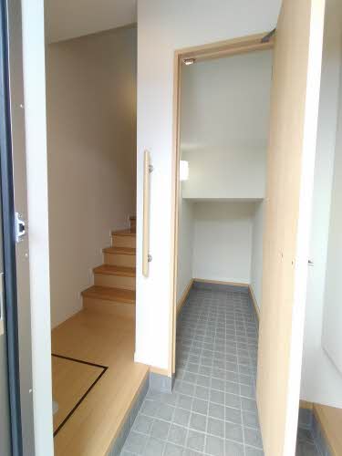 玄関　玄関収納