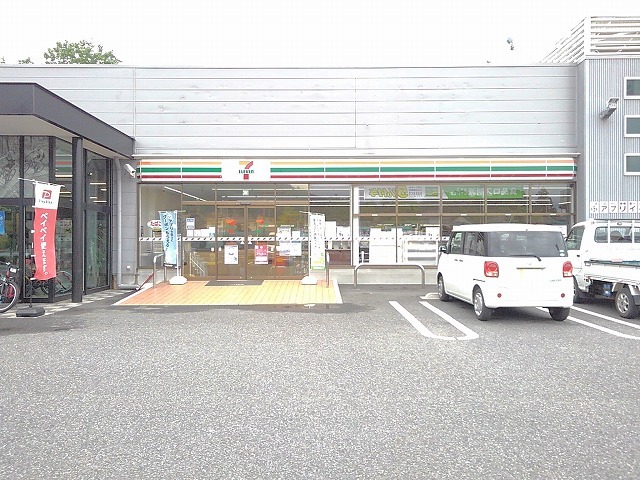 コンビニ　セブンイレブン甲府桜井町店.（コンビニ）まで700m