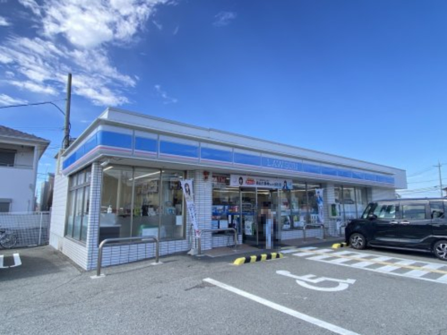 コンビニ　ローソン 田尻町吉見店（コンビニ）まで823m