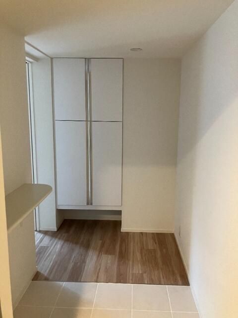 玄関　※別部屋参考写真