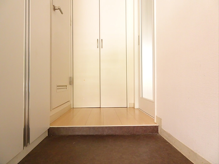 玄関　落ち着いた玄関です