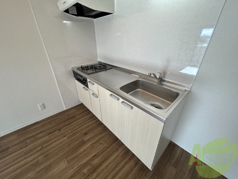 キッチン　ガスコンロが設置されています。すぐに使えますね。