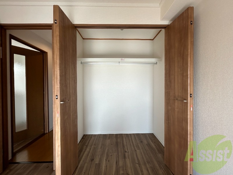 収納　洋室のクローゼット。広さは十分そうです。