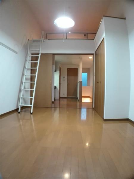 居室・リビング　他部屋参考写真です