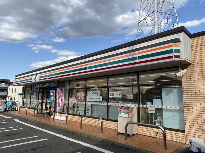 コンビニ　セブンイレブン（コンビニ）まで400m