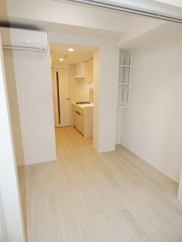 居室・リビング　室内写真は同タイプ別号室です