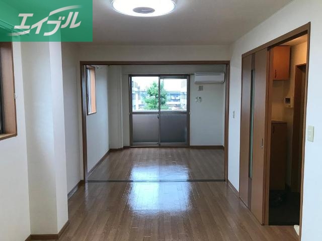 居室・リビング　リビング