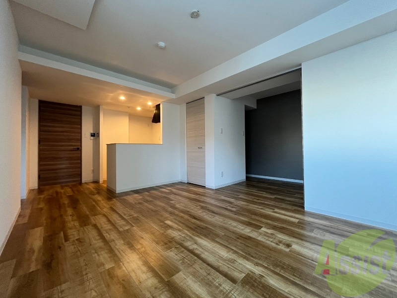 居室・リビング　広くてきれいなリビングです！快適に過ごせそうですね。