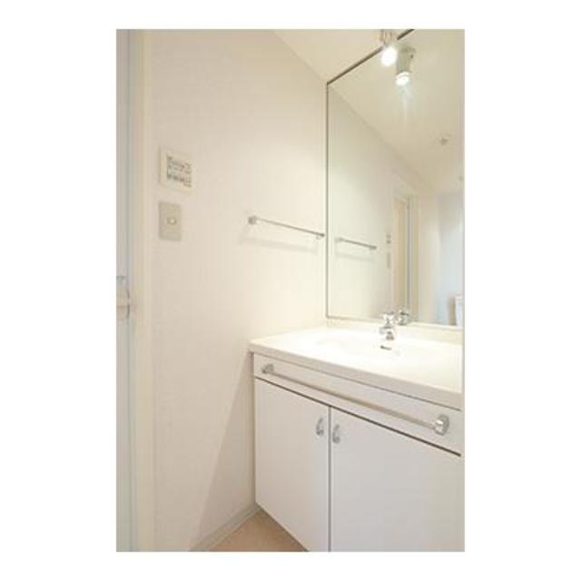 洗面設備　※写真は同タイプ住戸です。
