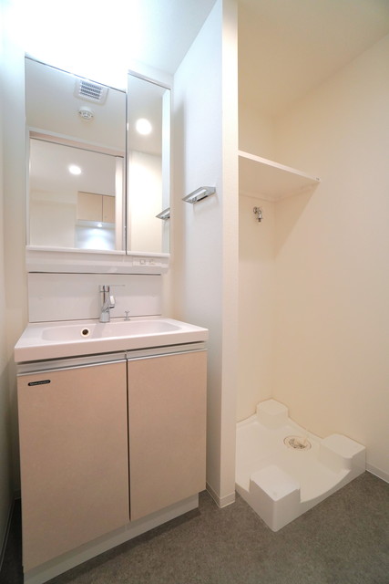 洗面設備　※写真は同タイプ住戸です。