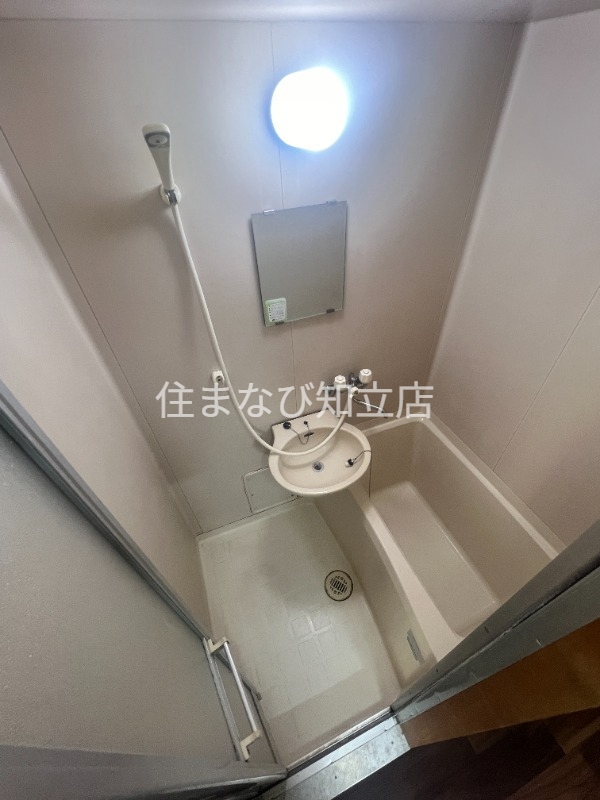 バス・シャワールーム　同型別部屋写真