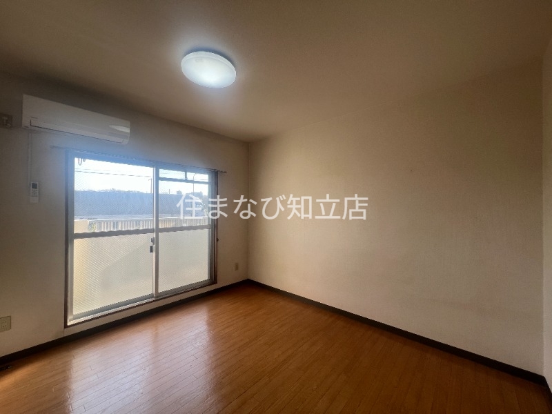 居室・リビング　同型別部屋写真