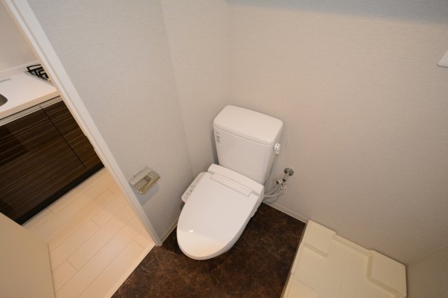 トイレ　温水洗浄便座機能付き☆