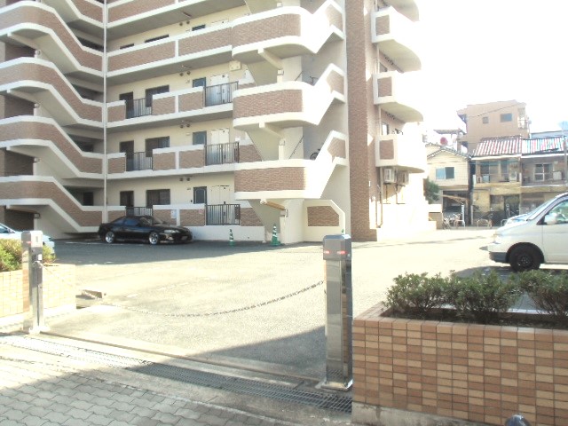 駐車場　敷地内に駐車場を完備です☆