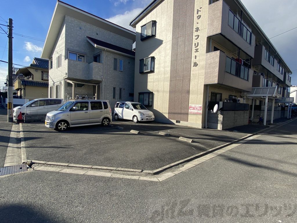 駐車場　駐車場
