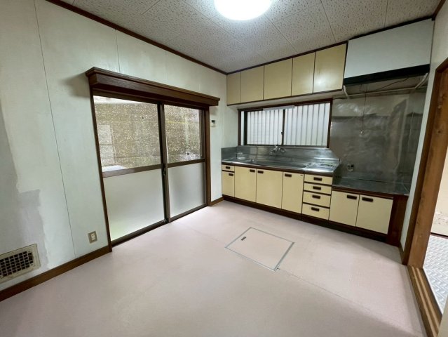 居室・リビング　広々としたリビングになります♪