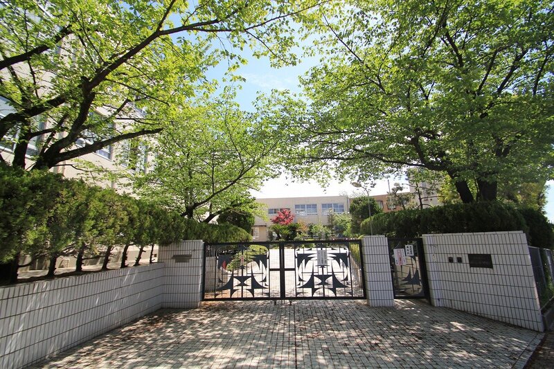 小学校　名古屋市立西山小学校（小学校）まで244m