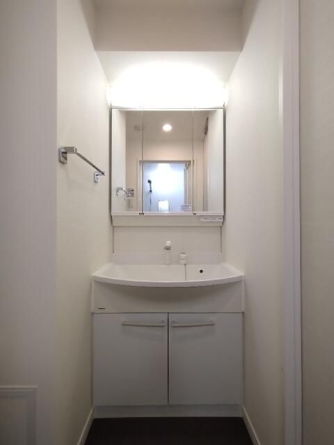 洗面設備　広い洗面スペース