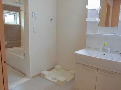 洗面設備　洗面独立で朝の準備もバッチリ　※参考写真です