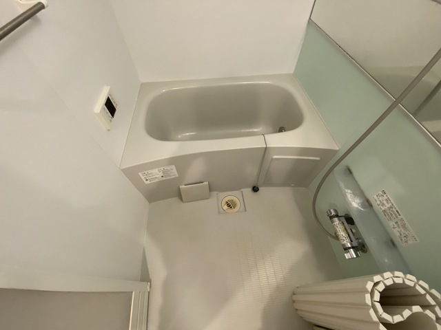 バス・シャワールーム　気分も爽やかなアクセントカラーです。