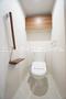 トイレ　トイレには快適な温水洗浄便座付