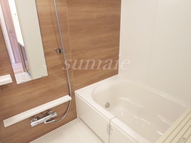 バス・シャワールーム　追い焚き機能ついてます☆