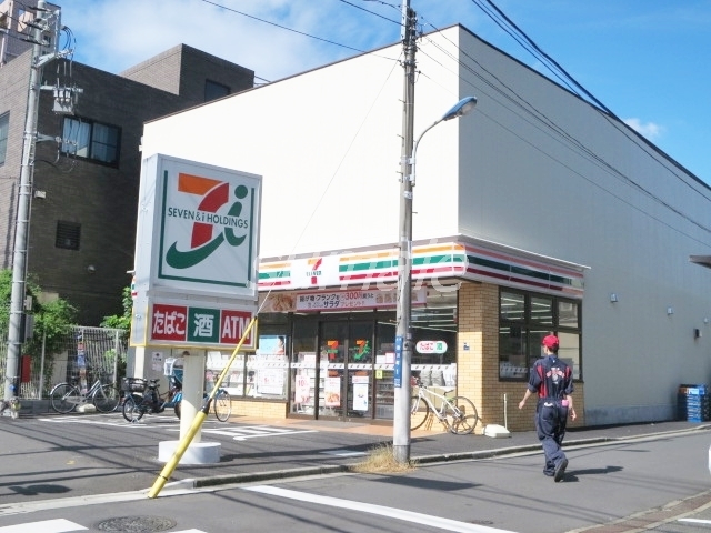 コンビニ　セブンイレブン北区岩淵北本通り店（コンビニ）まで587m