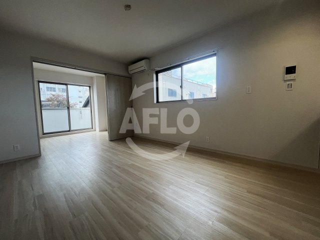 居室・リビング　アルカンシェルコート緑橋　リビング