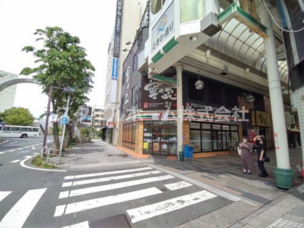 コンビニ　セブンイレブン 豊橋駅東店（コンビニ）まで512m