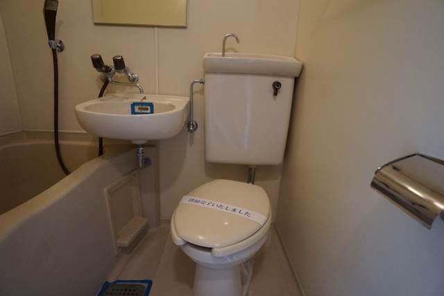 トイレ　別号室