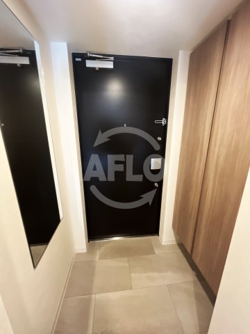 玄関　コンフォリア・リヴ博労町一丁目Q　玄関