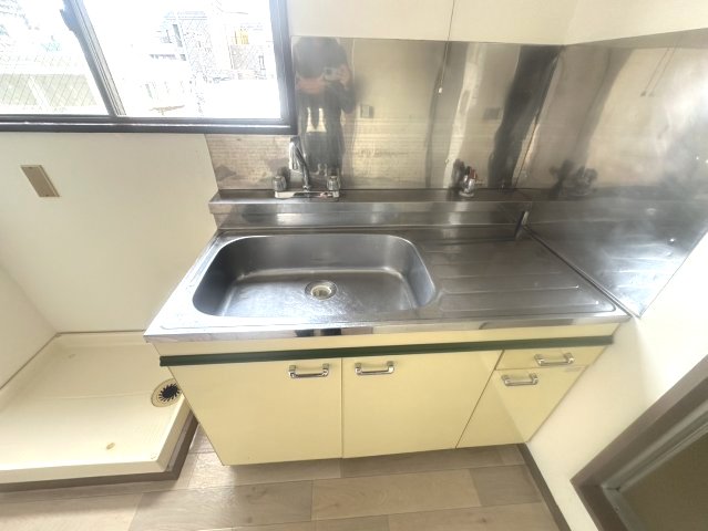 キッチン　コンパクトなキッチンで掃除もラクラク