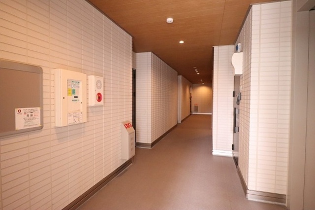 ロビー　１Ｆ共用廊下