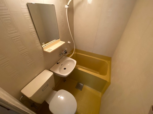 バス・シャワールーム　シンプルで機能的なユニットバスです♪