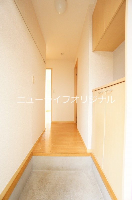 玄関　※同一仕様の別部屋写真の為、現況優先となります。