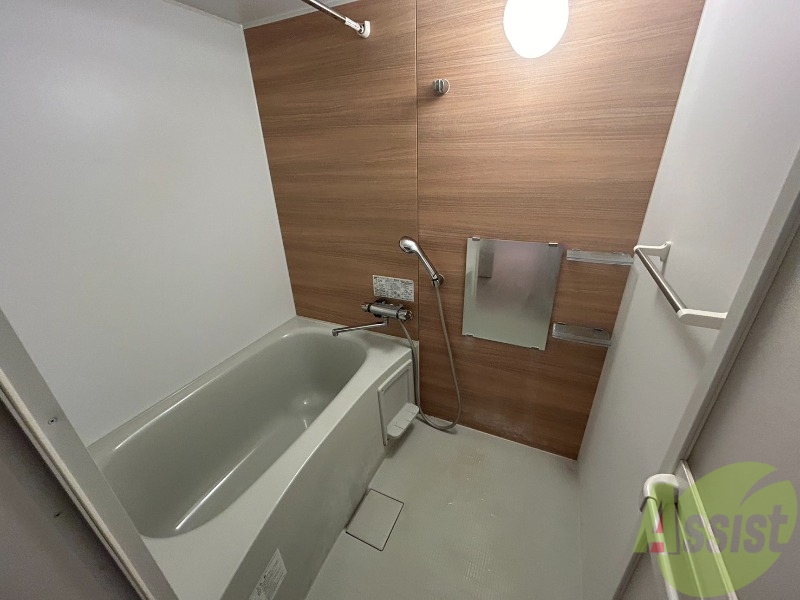 バス・シャワールーム　お風呂になります。一日の疲れを癒してくださいね。