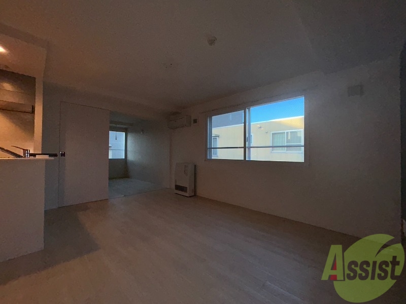 居室・リビング　広々としたリビングですね。使い勝手がよさそうですね！