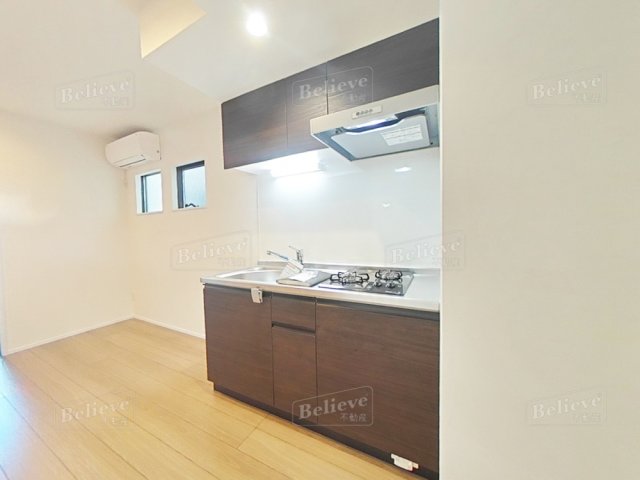 キッチン　2口コンロ付のシステムキッチンです♪