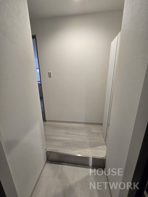 玄関　2026年3月竣工