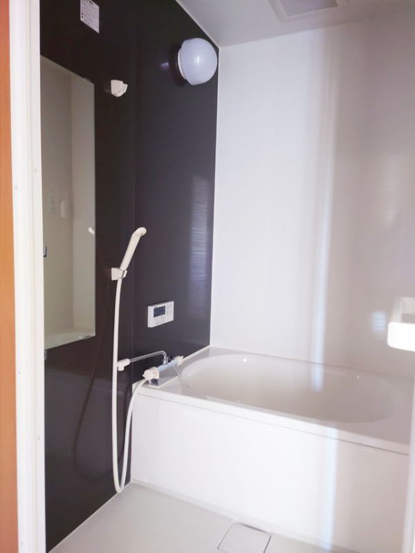 バス・シャワールーム　追い焚き付きでいつでも温かいお風呂に浸かれます☆（イメージ）