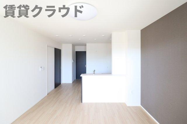 居室・リビング　アクセントクロスは雰囲気もグッとオシャレになりますよね♪