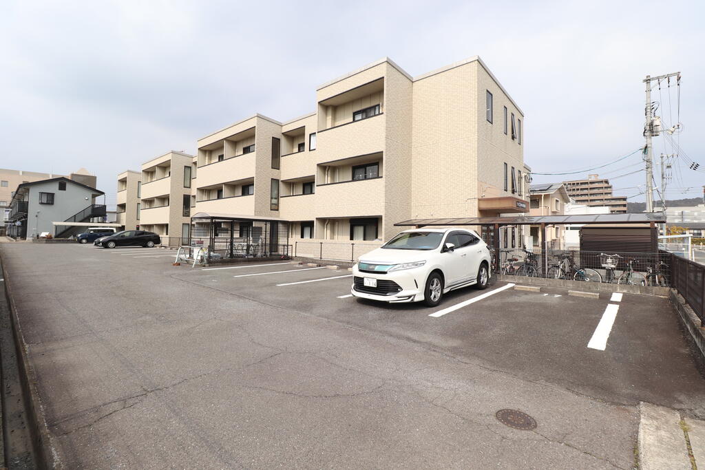 建物外観　中庄駅徒歩5分の1Kのマンションです☆