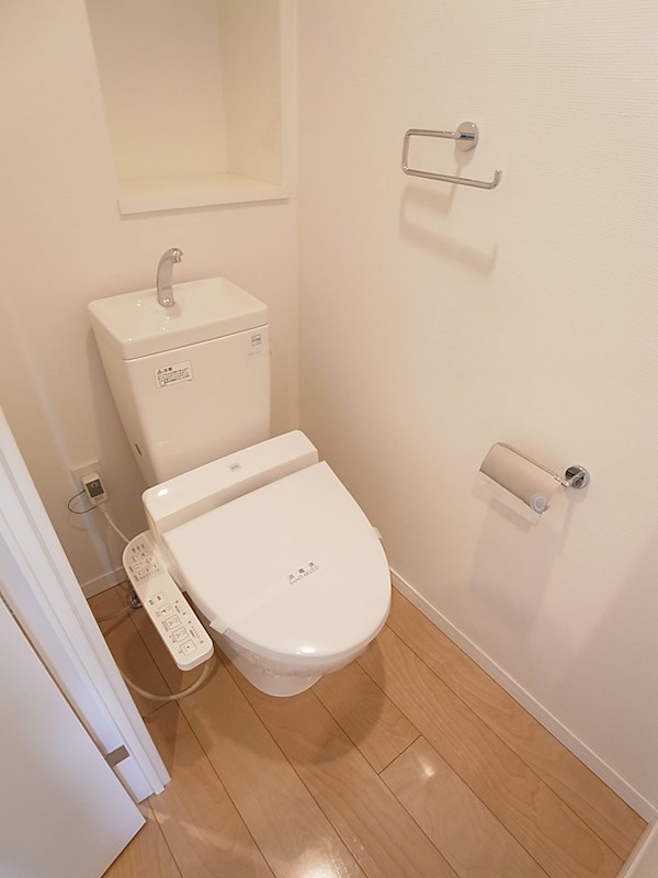 トイレ　※同タイプの他のお部屋です