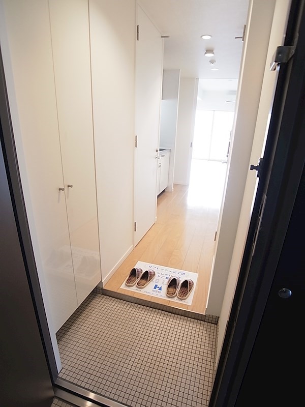 玄関　※同タイプの他のお部屋です