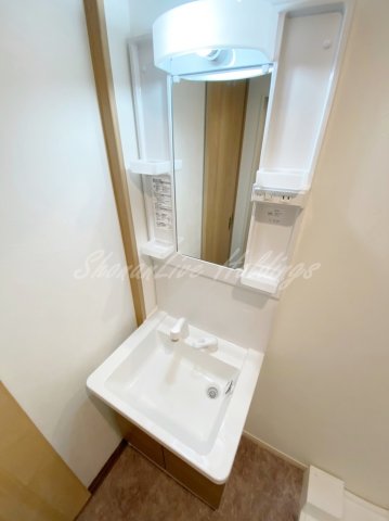 洗面設備　シャワー付き洗面台♪