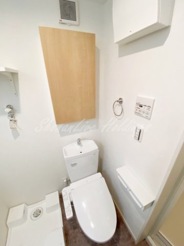 トイレ　温水洗浄便座付き♪