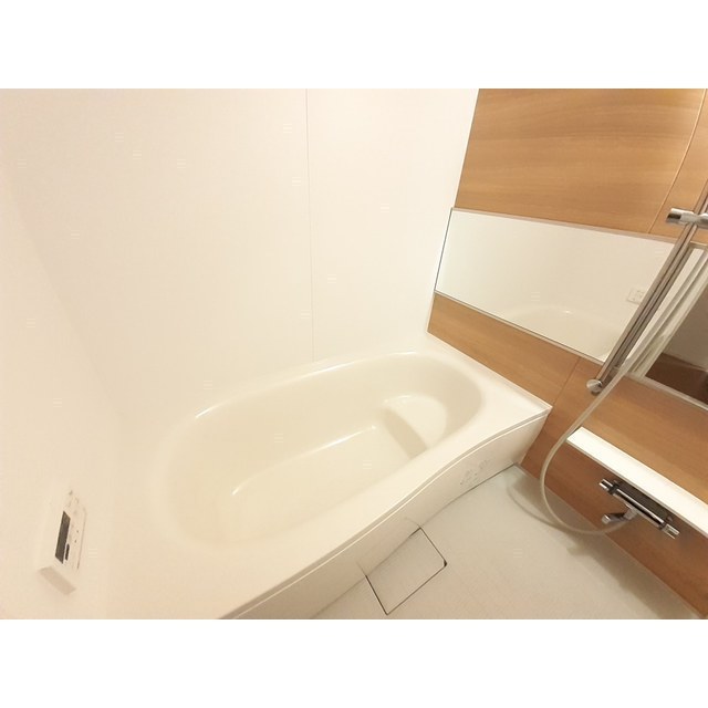 バス・シャワールーム　足を伸ばせる一坪風呂★